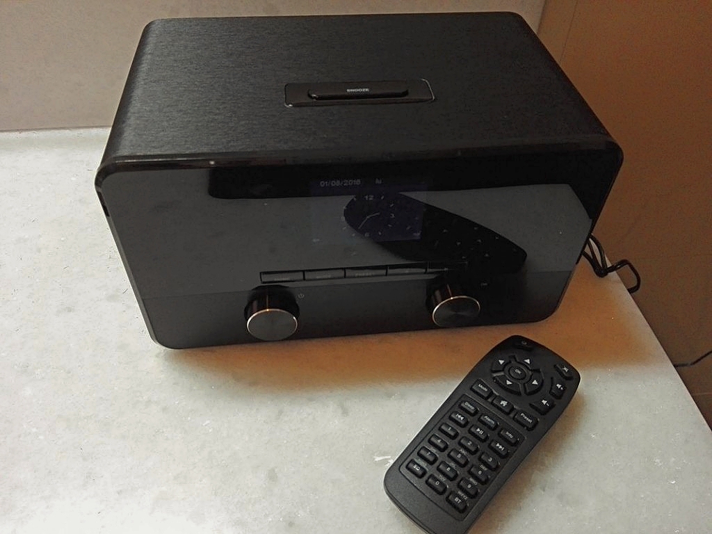 Интернет мультимедийный радио центр Auna Connect 100 (Bluetooth,WLAN,USB,AUX,Line Out) Black