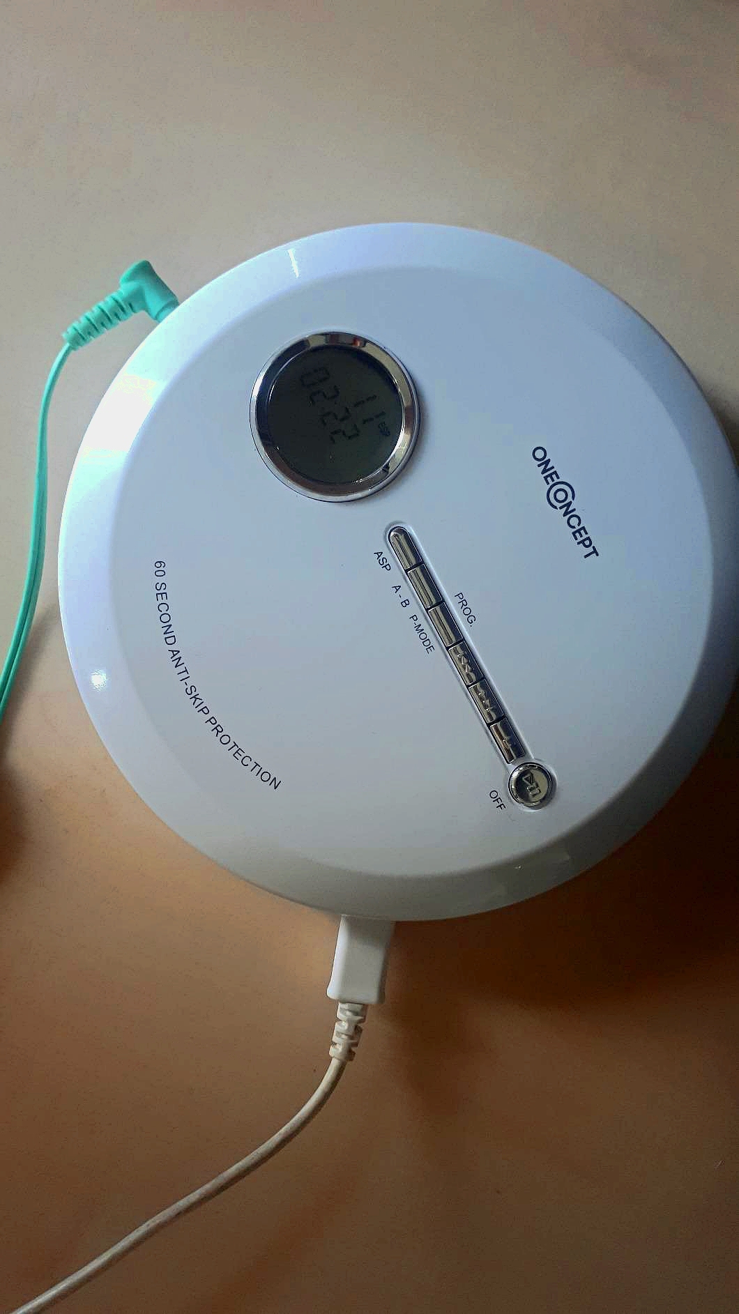 CD-плеер oneConcept CDC 100 MP3 Discman (CD-R,RW,MP3,Antishock,ESP,Micro-USB) White