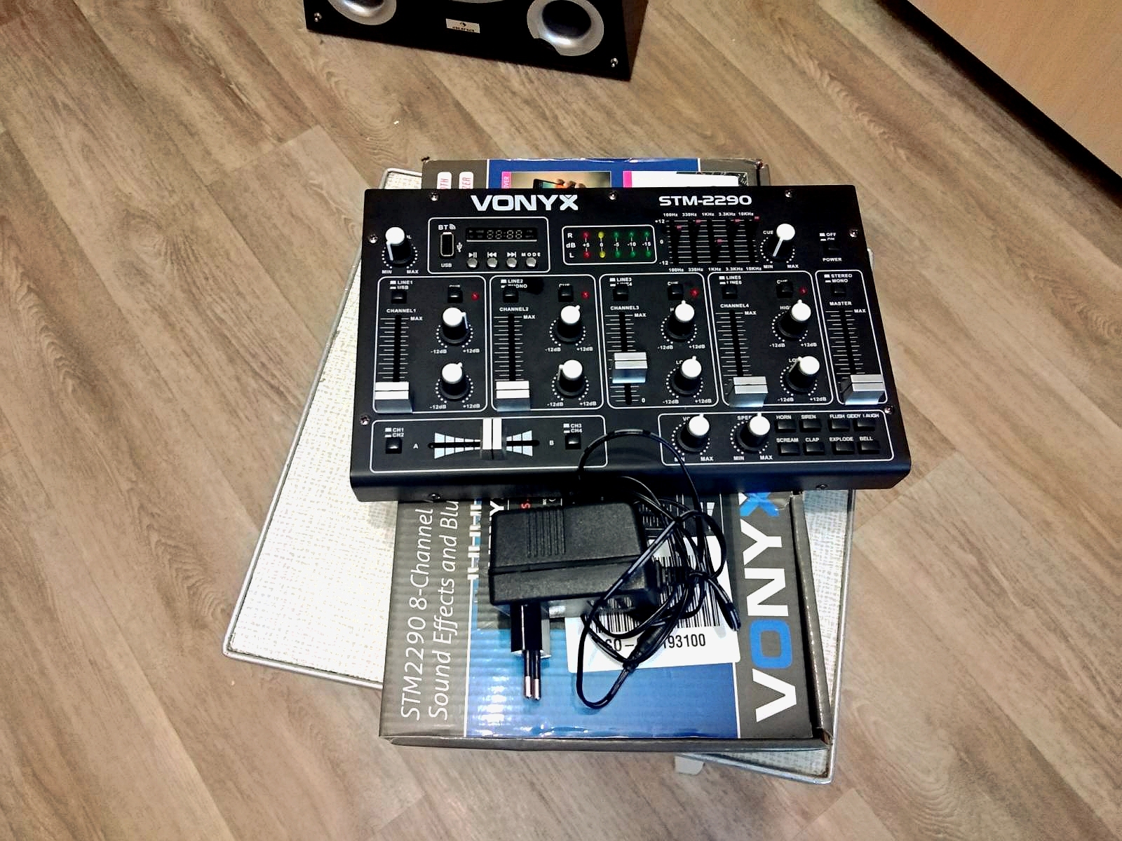 DJ-микшер 8-канальный VONYX STM- 2290(MP3,USB)