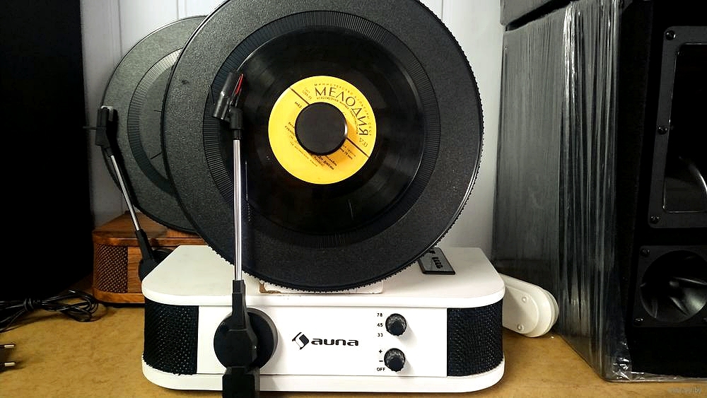 Вертикальный проигрыватель винила в ретро стиле Auna VerticaloS (USB,MP3-Line) White