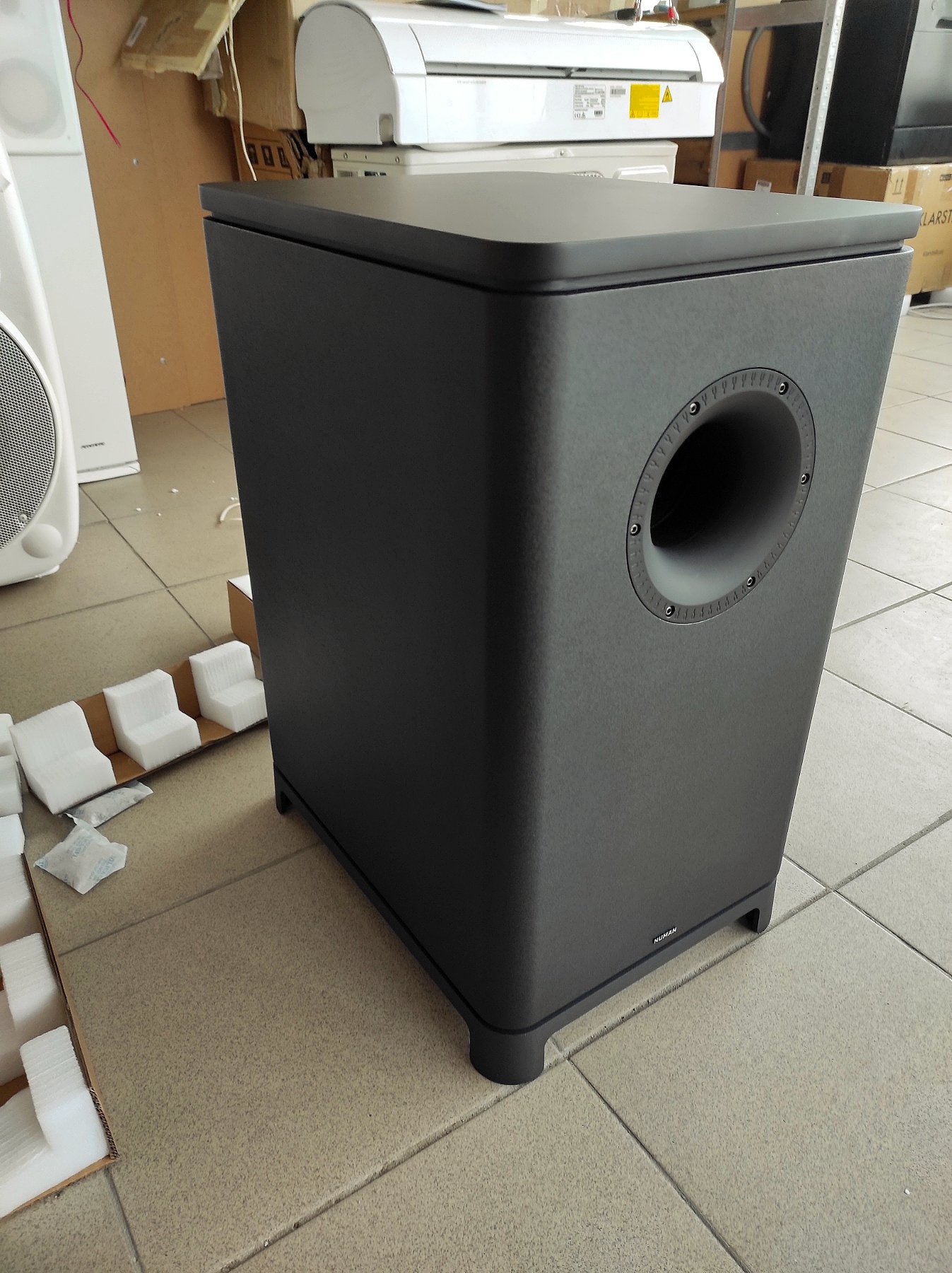 Активный сабвуфер NUMAN UniSUB(280Вт) Black