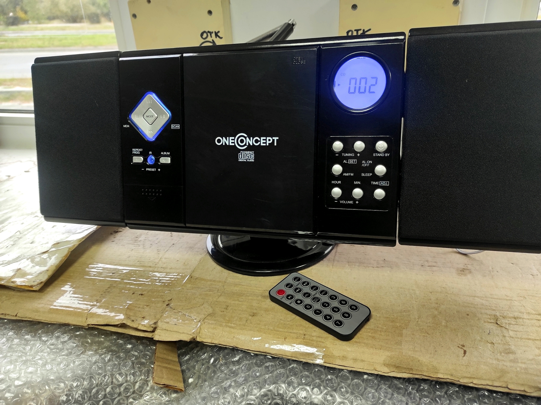 Вертикальная стереосистема (Black) ONEconcept V-12 (cd,mp3,usb,sd,aux,fm)