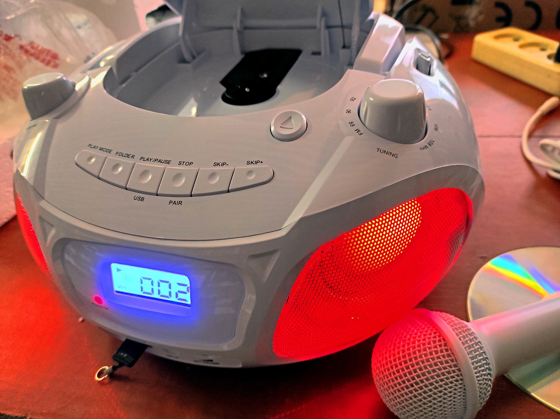 Бумбокс Auna Roadie Sing c функцией караоке,Bluetooth,USB,AUX  (White)