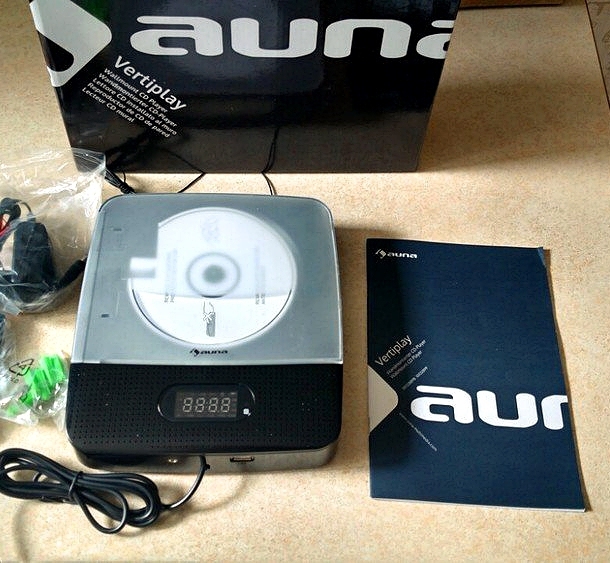 Bluetooth плеер Auna Vertiplay  со встроенным CD, AUX, FM-радио, цифровыми часами и подсветкой (black)