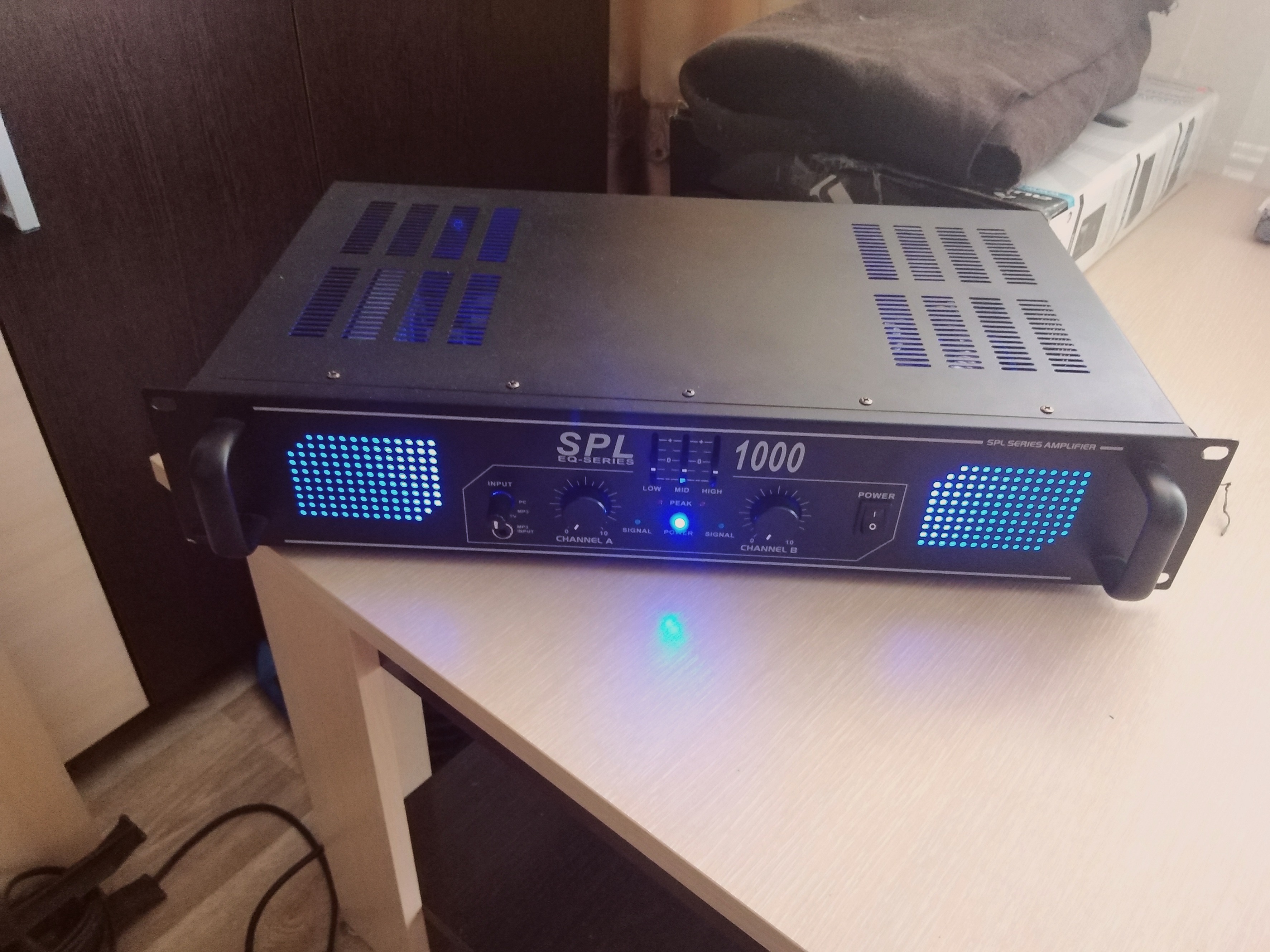 Усилитель звука Skytec - SPL 1000 EQ