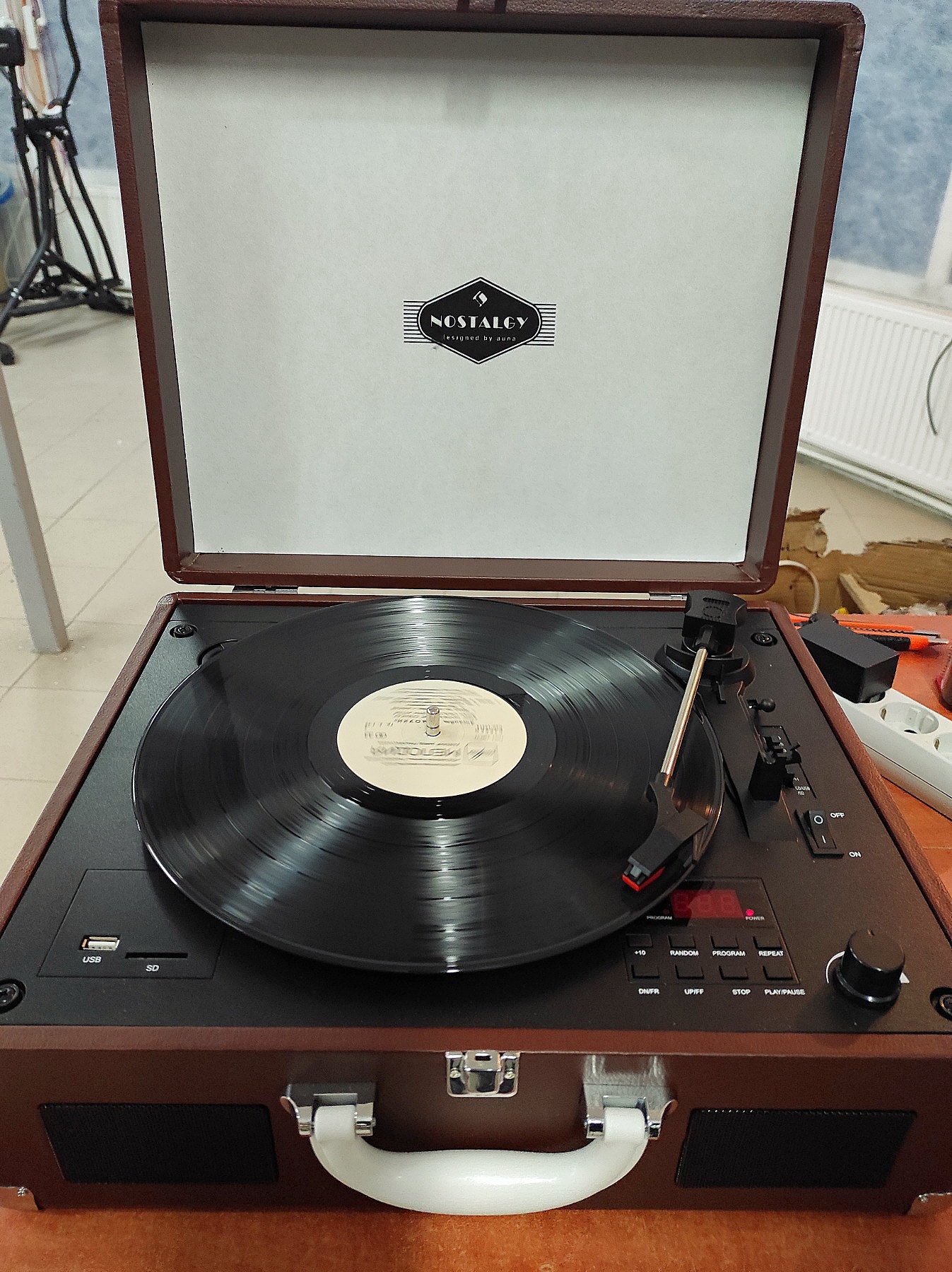 Портативный ретро проигрыватель Auna Peggy Sue (CD,USB,SD) brown