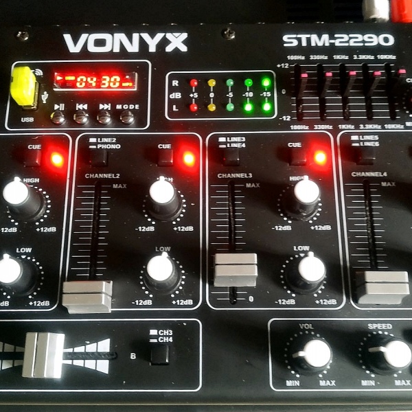 DJ-микшер 8-канальный VONYX STM- 2290(MP3,USB)