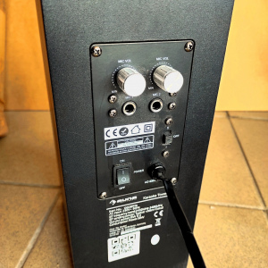 Активная караоке-колонка Black Auna Karaboom (LED,Bluetooth,USB,AUX,2-microphone)