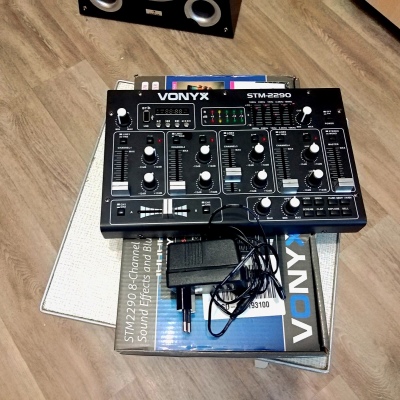 DJ-микшер 8-канальный VONYX STM- 2290(MP3,USB)